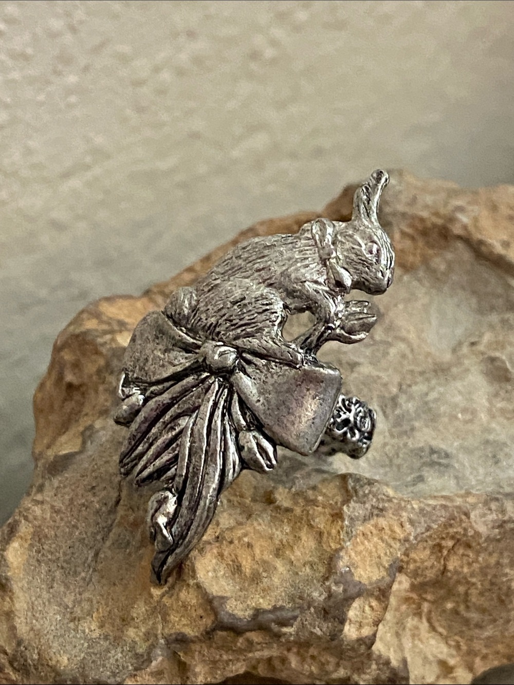 Vintage METZKE PEWTER Bunny & Box Statement Ring